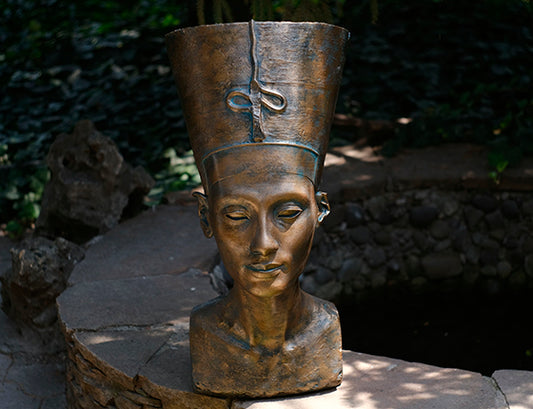 Nefertiti bust bronze